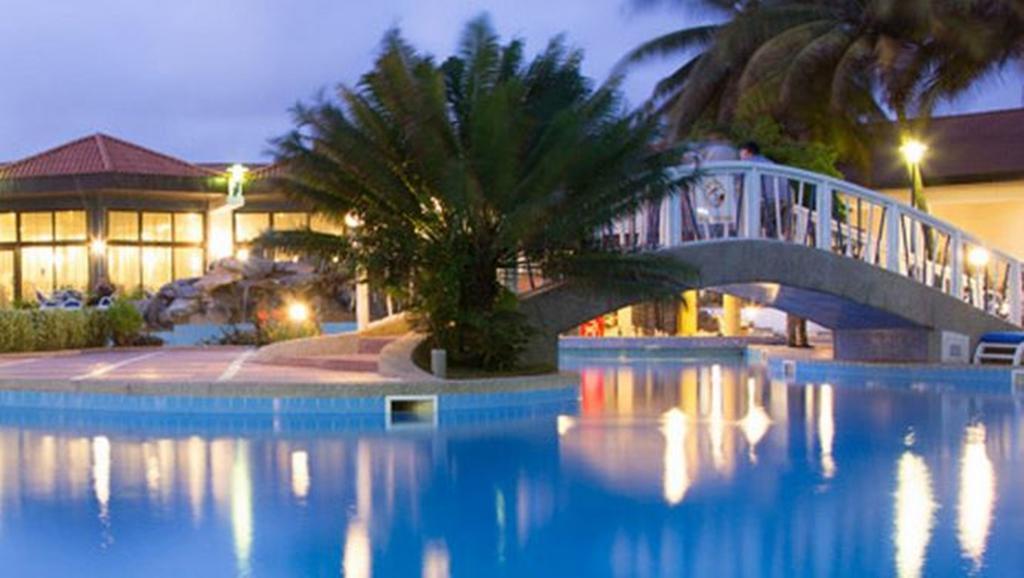 La Palm Royal Beach Hotel Accra Bagian luar foto